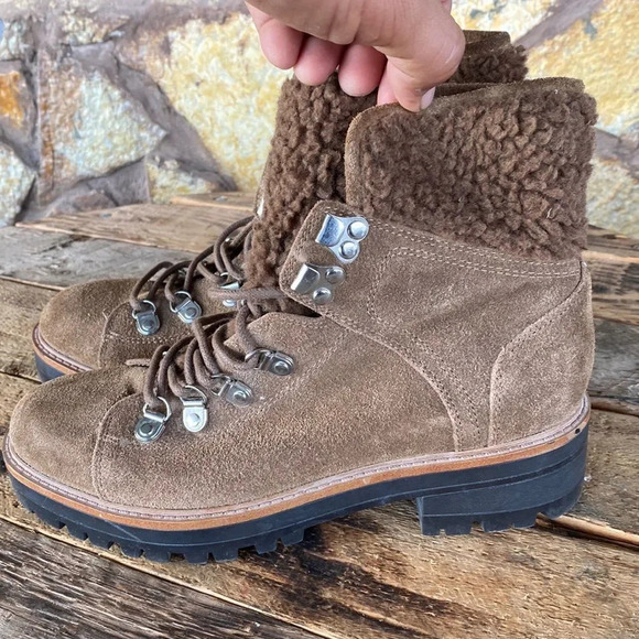 Womens Marc fisher winter boots size 7 chexk them out very nice thanks 🙏 - Picture 2 of 8